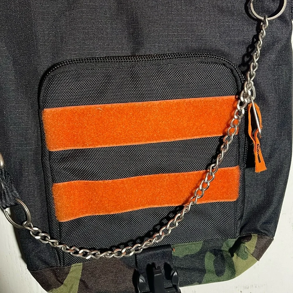 III Parcel New York Crossbody Messenger Bag black camo